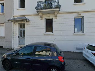 Façade de Marina Néraud sur Oyonnax ; Deuil, arrêt du tabac, stress. Réflexologie plantaire, crânienne et soins énergétiques. à Oyonnax