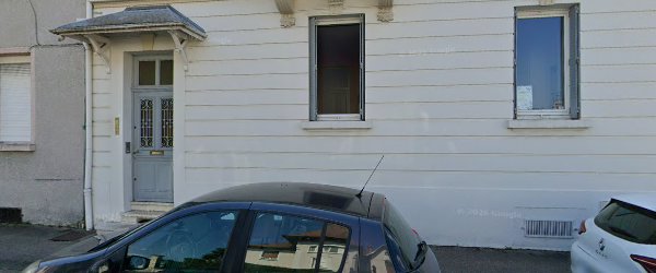 Façade de Marina Néraud sur Oyonnax ; Deuil, arrêt du tabac, stress. Réflexologie plantaire, crânienne et soins énergétiques. à Oyonnax