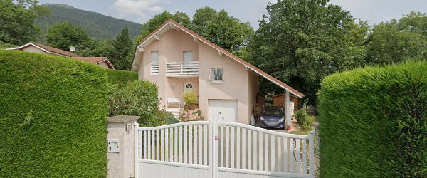 Façade de RencaYoga à Échenevex