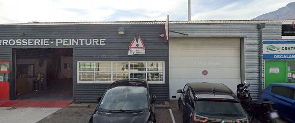 Façade de Thérapie Quantique : Luminothérapie, Soins Esthétiques et Hydrotomie Percutanée à Échirolles
